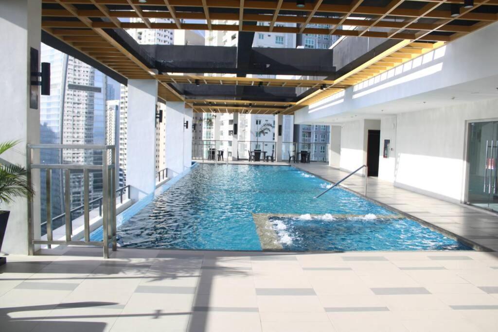 A2J Luxury Bgc Balcony Suite Near Sm Aura Taguig Manila Kültér fotó
